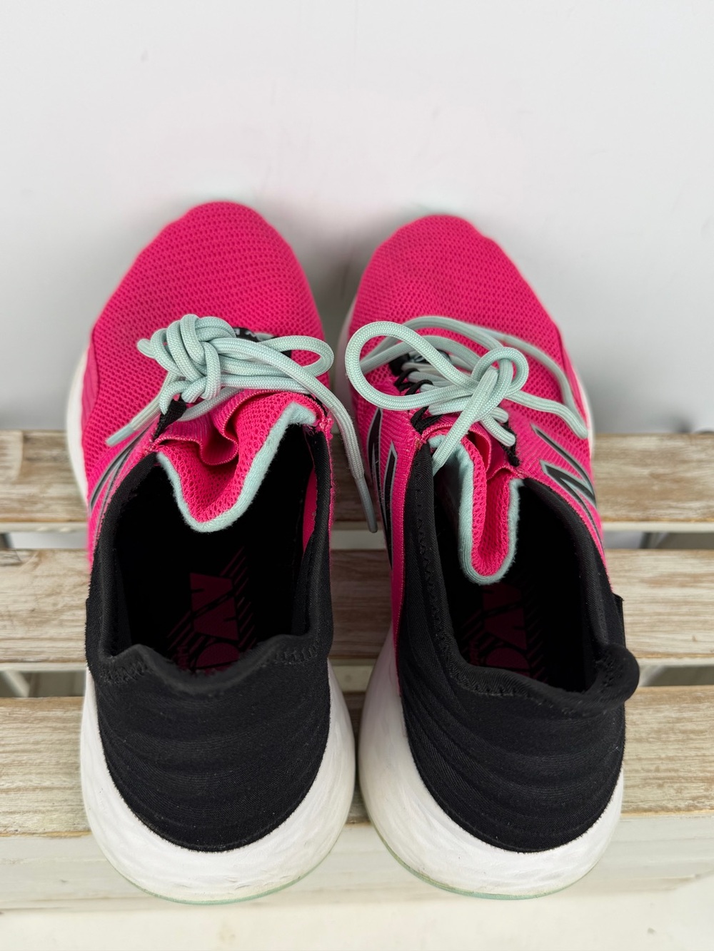 New Balance Fresh Foam Roav women's running shoes vibrant Pink Glo size 8.5 - Picture 8 of 12